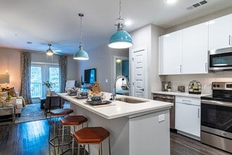 Cortland at the Hill in Sandy Springs, GA - Foto de edificio - Building Photo