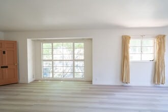 1137 S El Molino St in Alhambra, CA - Building Photo - Building Photo