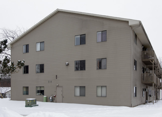 Devonshire Apartments in Rockford, MN - Building Photo - Building Photo