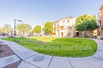 2401 E Rio Salado Pkwy in Tempe, AZ - Building Photo - Building Photo