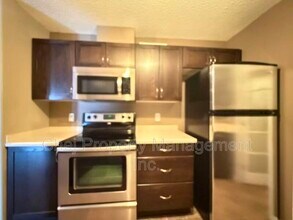 7327 Terwillegar Dr S NW in Edmonton, AB - Building Photo - Building Photo