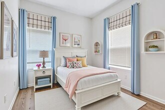 815 W 9th St in Dallas, TX - Building Photo - Building Photo