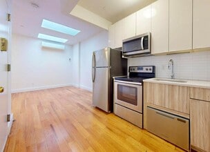 West 134th Street, Unit 4PH in New York, NY - Building Photo - Building Photo