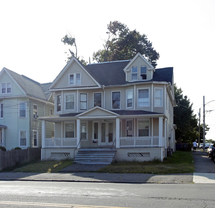 939-941 Noble Ave in Bridgeport, CT - Building Photo