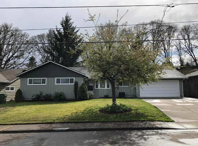 property at 1326 Heather Ln SE