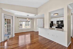 10961 Burnt Mill Rd in Jacksonville, FL - Building Photo