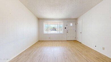 4553 Skylark Way in El Paso, TX - Building Photo - Building Photo