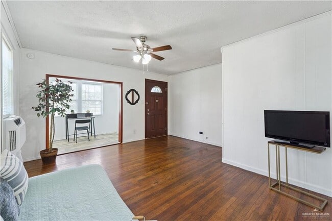 1021 N 2nd St in McAllen, TX - Building Photo - Building Photo