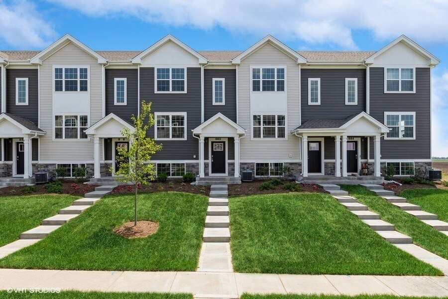 860 Briar Glen Ct in Hampshire, IL - Building Photo