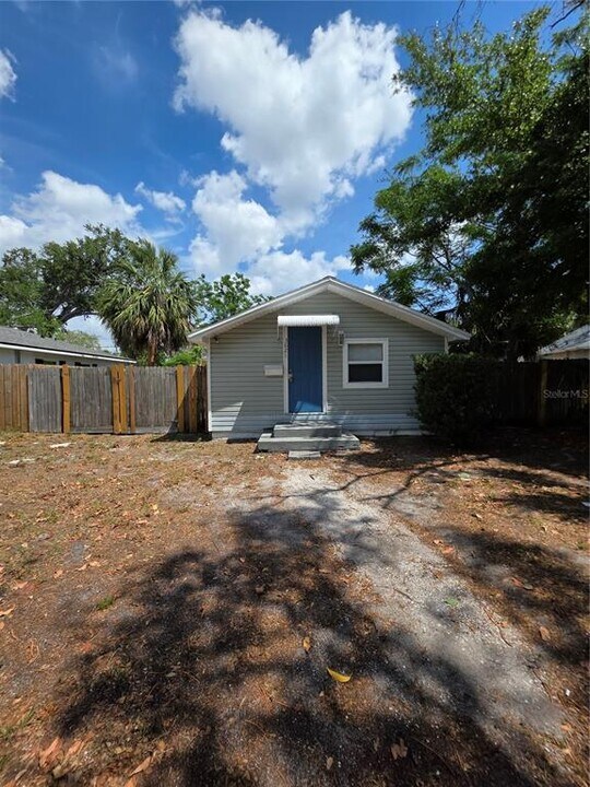 3621 Queensboro Ave S in St. Petersburg, FL - Building Photo