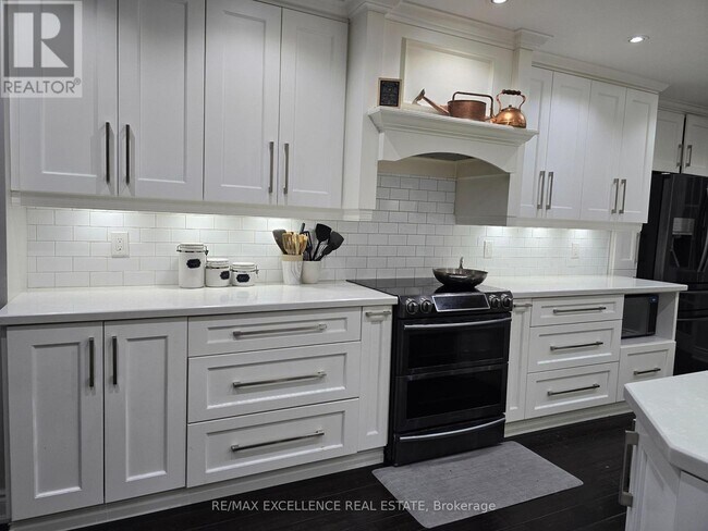 50 Elizabeth St S in Brampton, ON - Building Photo - Building Photo