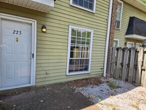223 Yelton Ct in Nashville, TN - Building Photo - Building Photo