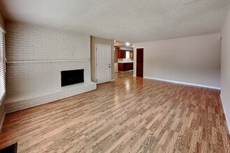 1029-1029 Woodshire Way in Sacramento, CA - Building Photo - Building Photo