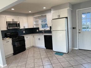 17 Roosevelt Pl in Island Park, NY - Building Photo - Building Photo