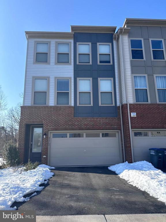 property at 42462 Dogwood Glen Square