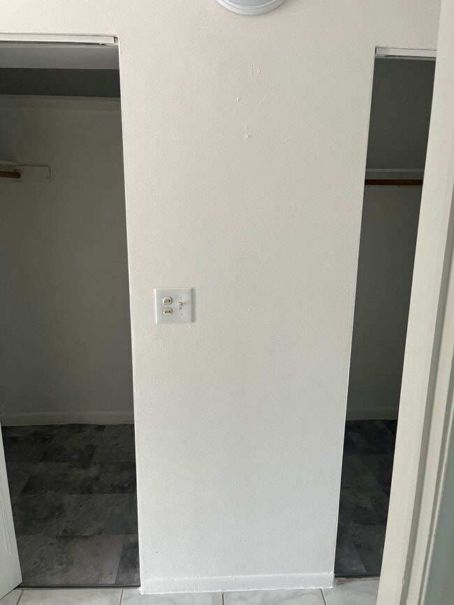 2238 Monroe St in Hollywood, FL - Foto de edificio - Building Photo