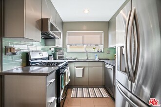 1317 Stanford St in Santa Monica, CA - Building Photo - Building Photo