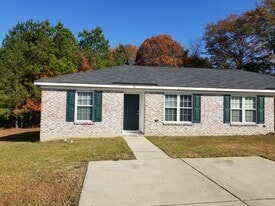 50 Coats Cir in Benson, NC - Building Photo