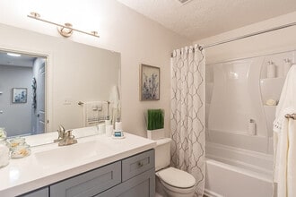 Ridgewood Apartments in Ypsilanti, MI - Building Photo - Building Photo