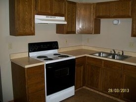 South Pine Apartments in Hastings, NE - Building Photo