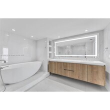 465 Brickell Ave in Miami, FL - Building Photo - Building Photo