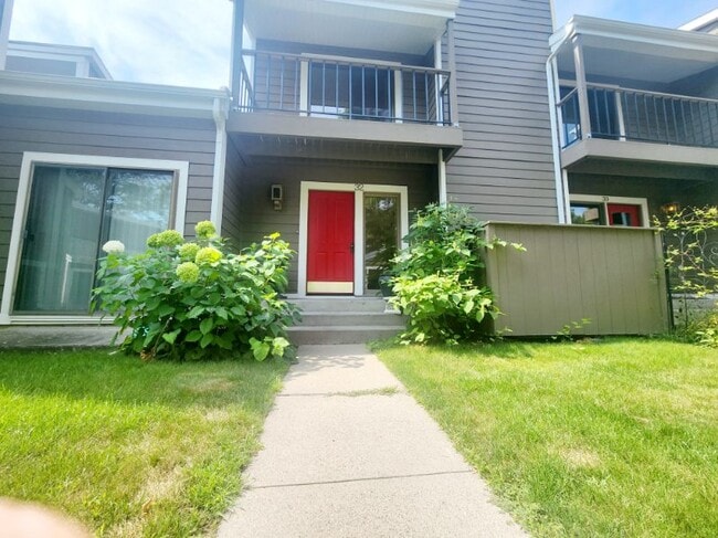 property at 32 Shadow Pl