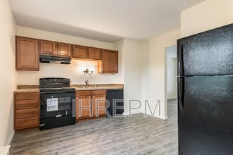 2595 Red Rock Blvd in Grove City, OH - Building Photo - Building Photo