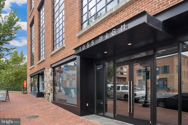 1055 Wisconsin Ave NW in Washington, DC - Building Photo - Building Photo