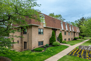 Log Cottage Manor Apartments