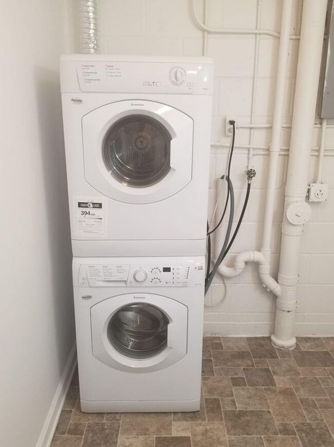 4327 Larimore Ave in Omaha, NE - Building Photo - Building Photo