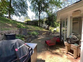 42 Pine Lake Dr NW in Atlanta, GA - Building Photo - Building Photo