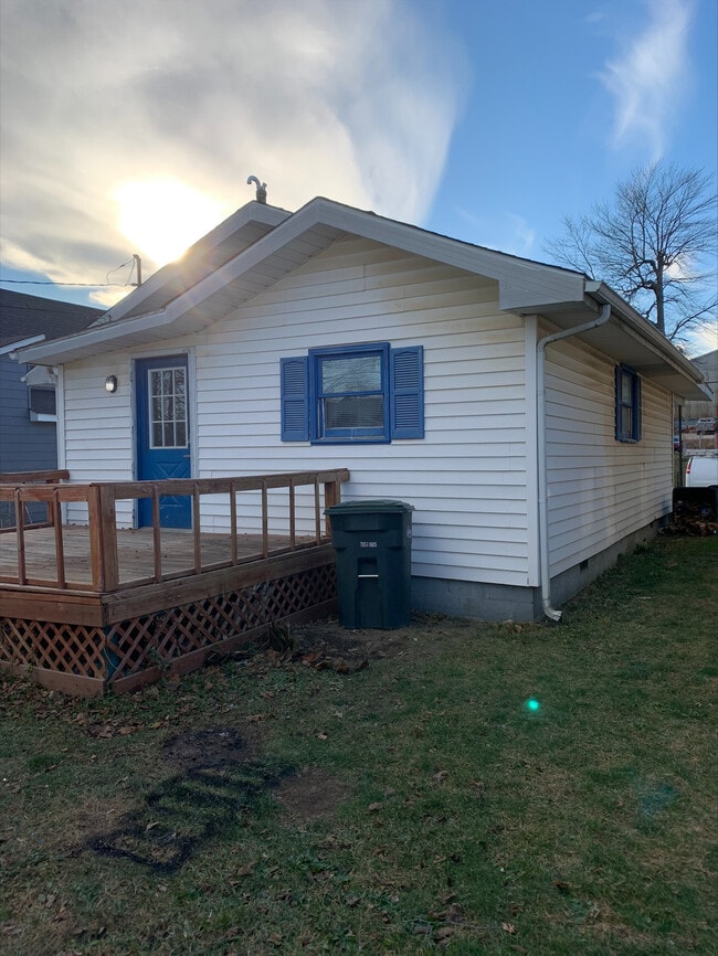 2414 S Walnut St in Muncie, IN - Building Photo - Building Photo