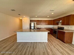 9121 Western Way in Jacksonville, FL - Building Photo - Building Photo