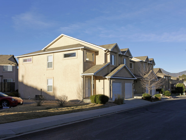 2060 Furman Pt in Colorado Springs, CO - Building Photo - Building Photo