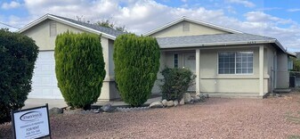 3243 N Lomalai St in Kingman, AZ - Building Photo