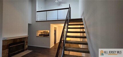 602 Ravens Crest Dr in Plainsboro, NJ - Foto de edificio - Building Photo