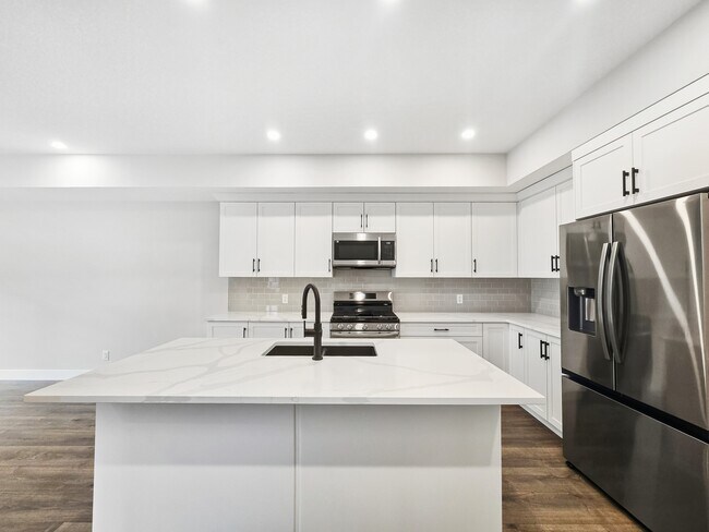 2600-2628 28 Ave SW in Calgary, AB - Building Photo - Building Photo