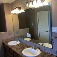 2129 Hayes in Portales, NM - Foto de edificio - Building Photo