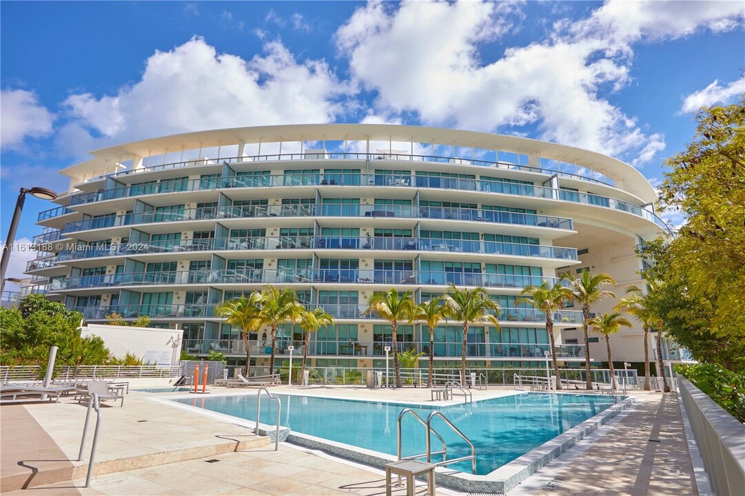 6620 Indian Creek Dr, Unit 215 in Miami Beach, FL - Foto de edificio