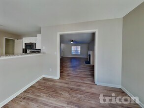 5745 Henderson Oaks Dr in Charlotte, NC - Building Photo - Building Photo