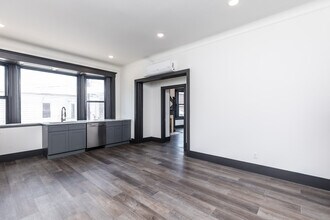 728 E McMillan St, Unit 4 in Cincinnati, OH - Building Photo - Building Photo