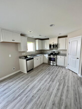 Room in House on Slippery Elm Dr in Raleigh, NC - Building Photo - Building Photo