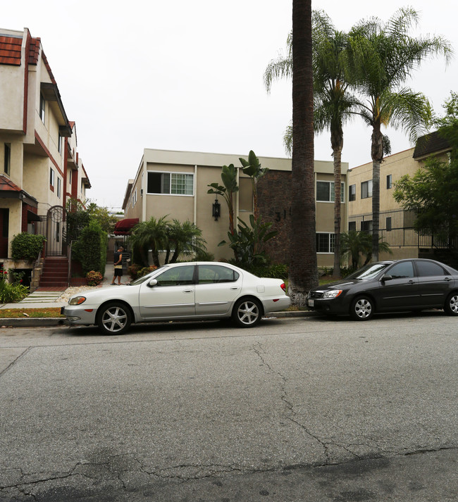 315 N Cedar St in Glendale, CA - Building Photo - Building Photo