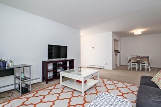 28 Hillside Terrace, Unit A in White Plains, NY - Building Photo - Building Photo