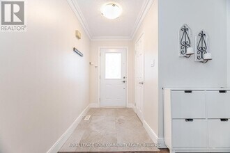 48 Bluesky Crescent in Richmond Hill, ON - Building Photo - Building Photo