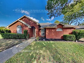 1312 Regatta Pl in Dallas, TX - Building Photo