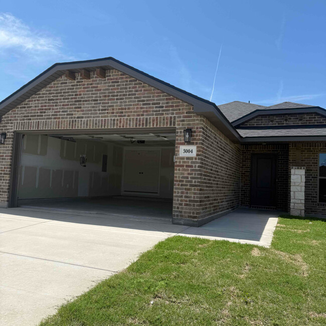 property at 3004 Buckthorn Dr