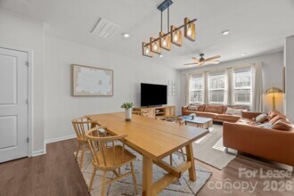 915 Kinsey Aly in Charlotte, NC - Building Photo - Building Photo
