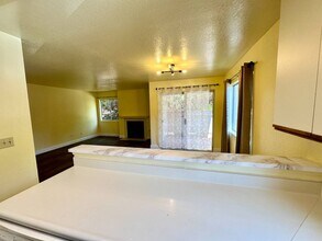 11275 Avenida De Los Lobos in San Diego, CA - Building Photo - Building Photo