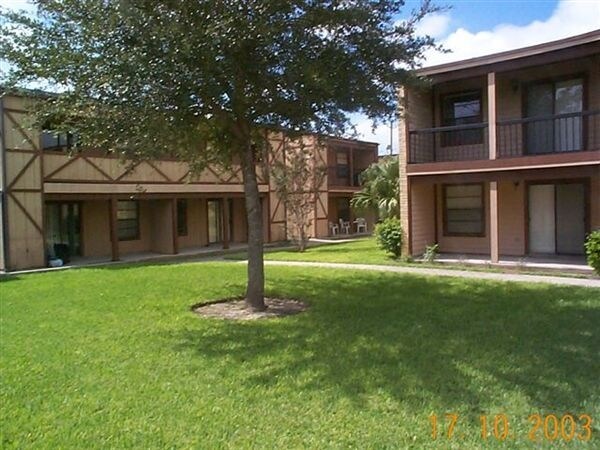 Plaza Royale Apartments in McAllen, TX - Building Photo